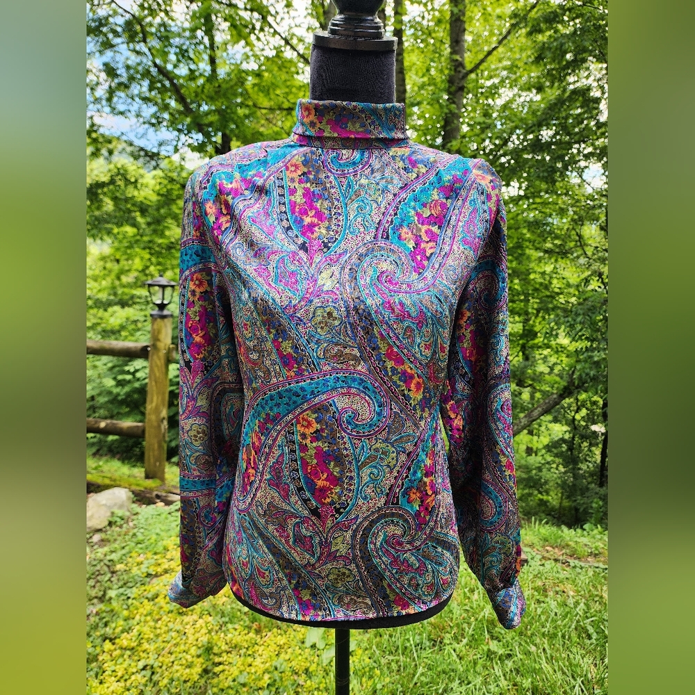 Vintage Vibrant Colorful Paisley Print Long Sleeved Mock Neck Top